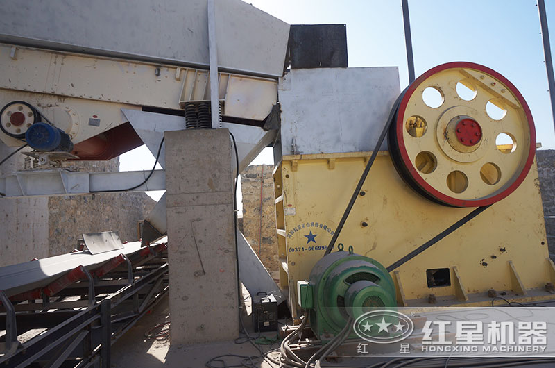 PE750x1060鄂破机作业现场实拍