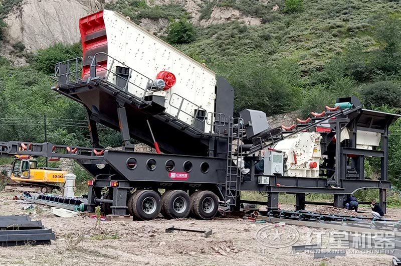 图片2-移动反击式破碎机 图片2-移动反击式破碎机